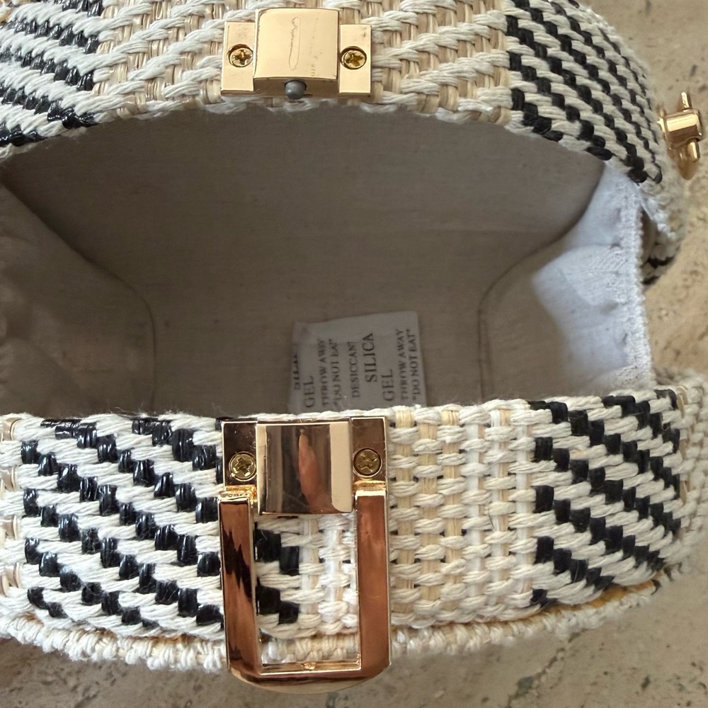 Round Woven Crossbody Bag - Picture 6 of 10